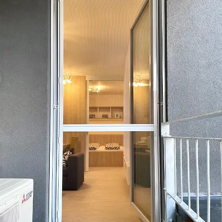 Explore Apartment *
