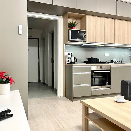 Apartment Explore